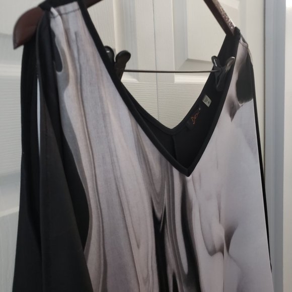 EUC Dex Sz 2x cold shoulder blouse - Picture 5 of 7